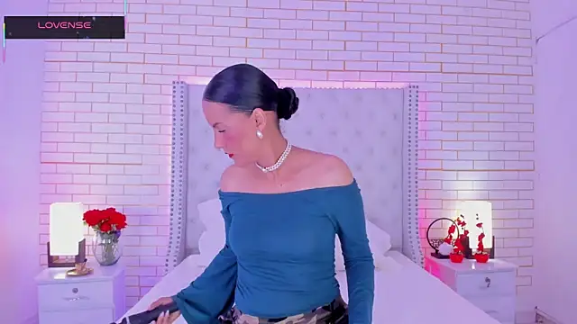 Snapshot of Coco_Balenciaga_ chatting on May 2026 11:36:01 AM Coco Balenciaga online show from May 2026 11:36:01 AM