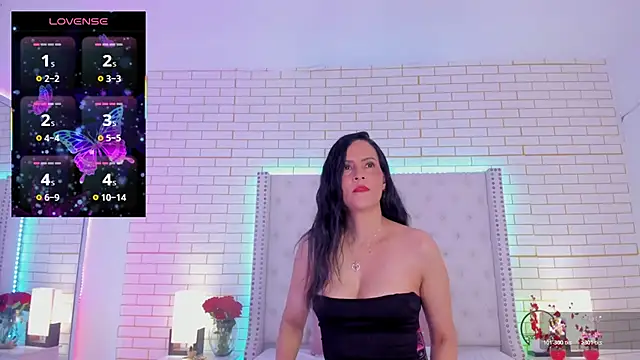Snapshot of Coco_Balenciaga_ chatting on May 2026 11:18:01 AM Coco Balenciaga online show from May 2026 11:18:01 AM