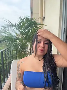 Pretty Isadora online show from March 2026 10:27:01 PM