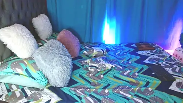 Kerly Lopez online show from April 2026 05:29:01 PM