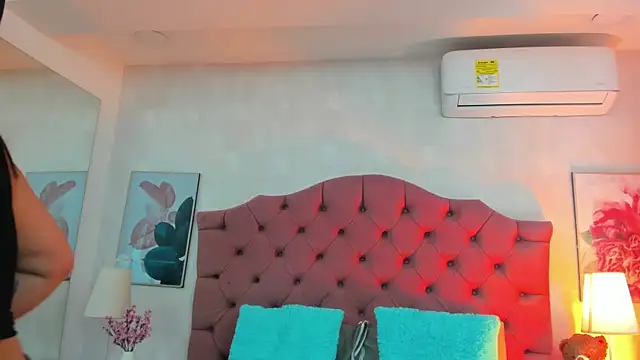 ThyaraJhons online show from April 2026 11:54:02 AM