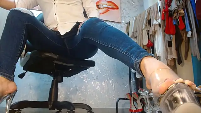 Samantabrown  online show from March 2026 11:35:01 AM