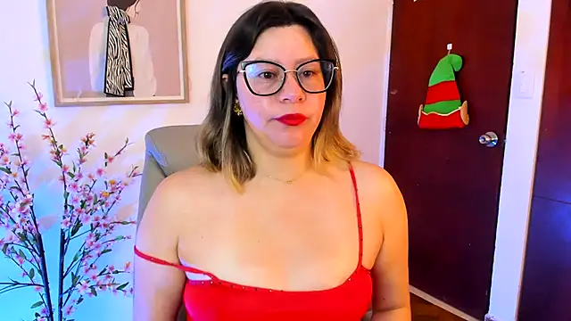 Chanelll Taylorr  online show from November 2025 11:56:02 AM