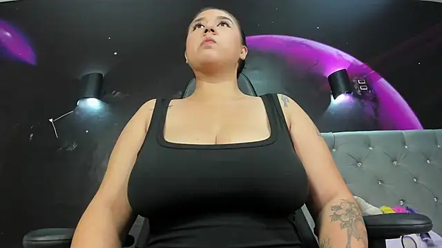 Snapshot of Lau_Beauty chatting on March 2026 10:14:01 PM Lau Beauty online show from March 2026 10:14:01 PM