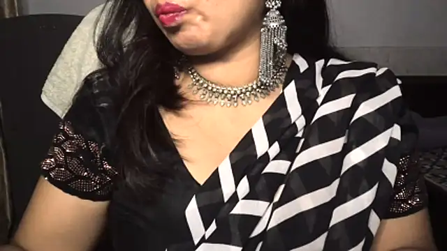 Snapshot of Gulaboo_bhabi chatting on June 2026 05:36:02 PM Gulaboo bhabi online show from June 2026 05:36:02 PM