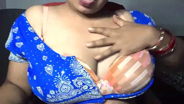 Snapshot of Gulaboo_bhabi chatting on July 2026 11:30:02 PM Gulaboo bhabi online show from July 2026 11:30:02 PM