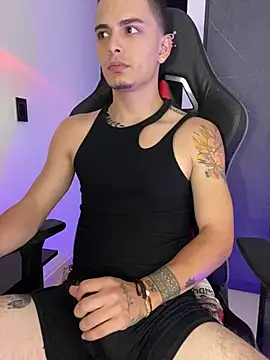 Snapshot of danny_42027 chatting on February 2025 01:00:02 AM danny 42027 online show from February 2025 01:00:02 AM