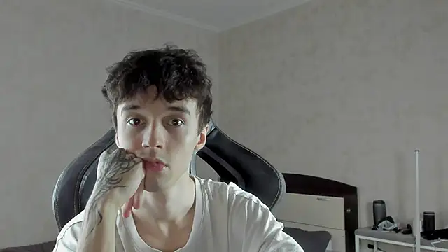 MasonWarholl online show from March 2026 02:18:01 AM