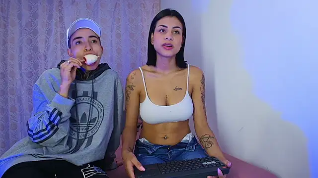 Tinny and Candy online show from February 2026 10:35:01 PM