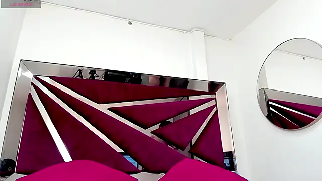 Snapshot of BarbaraKnox_ chatting on June 2026 06:17:02 PM BarbaraKnox online show from June 2026 06:17:02 PM