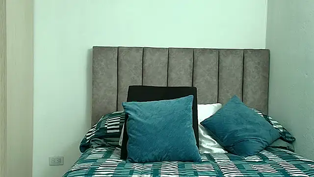 karina lewis  online show from March 2026 04:19:01 AM