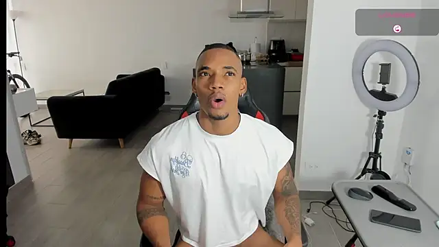 Snapshot of TROYWESLY- chatting on July 2026 07:42:01 PM TROYWESLY- online show from July 2026 07:42:01 PM