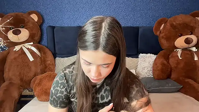 Mika Miller online show from April 2026 06:48:02 PM