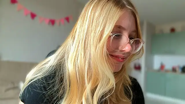 HoneyAudrey online show from October 2025 03:29:01 AM