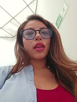 Snapshot of Karen_San_Miguel chatting on June 2026 07:22:02 PM Karen San Miguel online show from June 2026 07:22:02 PM