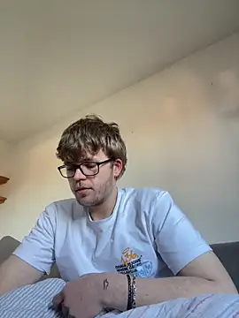 Snapshot of jungxSHxboy chatting on April 2026 06:40:02 AM jungxSHxboy online show from April 2026 06:40:02 AM