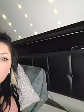 -BonnieBlack- online show from April 2026 04:02:02 AM