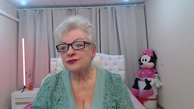 Snapshot of KayleSmoll chatting on April 2026 06:39:01 PM KayleSmoll online show from April 2026 06:39:01 PM