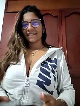 Sofythom1 online show from March 2026 03:57:02 AM