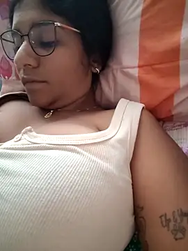 Sofythom1 online show from March 2026 11:08:01 PM