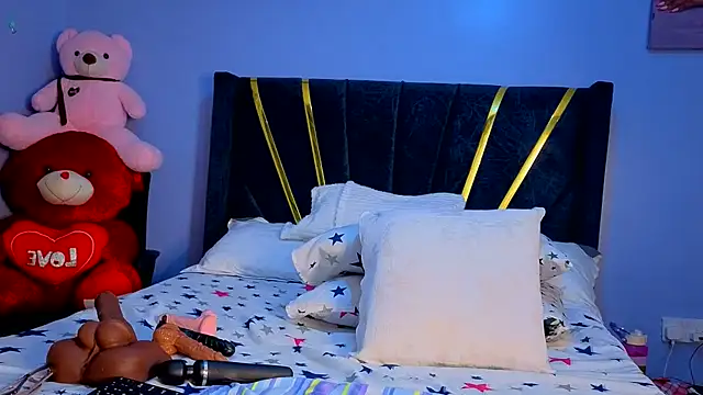 Cherriikenzie online show from April 2026 03:28:01 AM