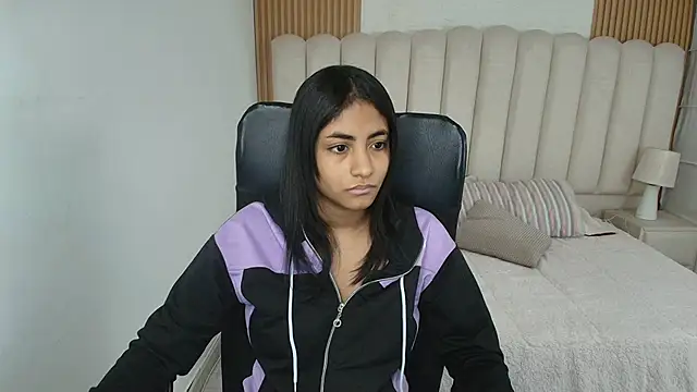 shaneelle online show from April 2026 03:06:01 AM