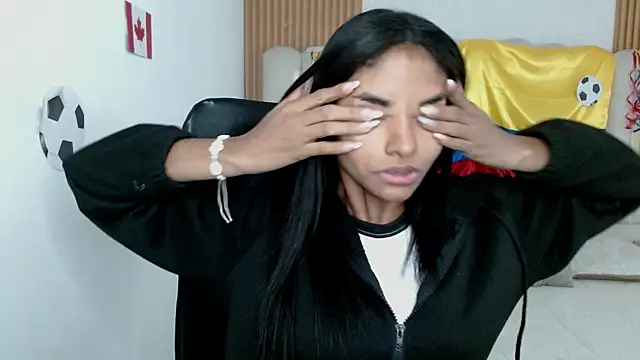 shaneelle online show from July 2026 12:18:02 PM