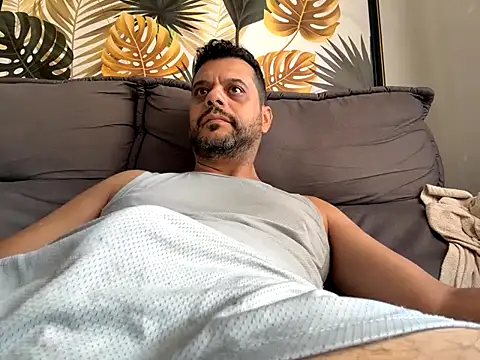 HornyBeachBoyBR online show from April 2026 02:00:02 PM