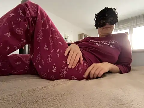 Marilou1983 online show from March 2026 12:30:02 PM