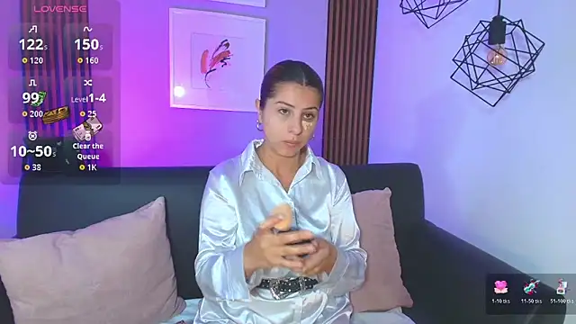 Nahiajhonson  online show from February 2026 02:01:02 PM