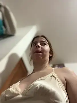 Cloew Marz online show from March 2026 06:44:02 PM