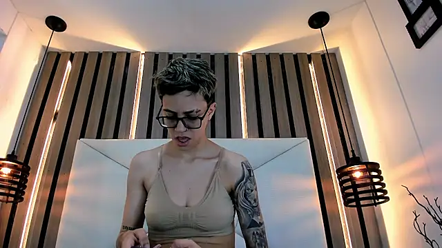 Cutie Shy  online show from February 2026 05:33:01 PM