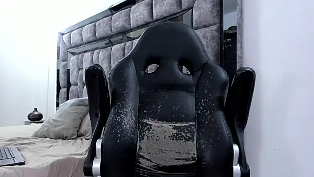 MalconStonne online show from April 2026 02:53:01 AM