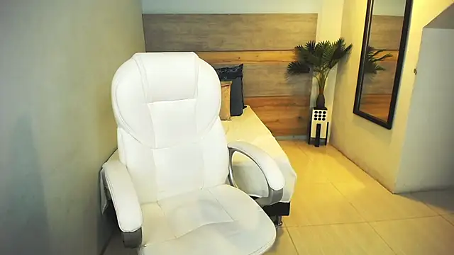 liseth fox online show from January 2025 11:06:01 PM