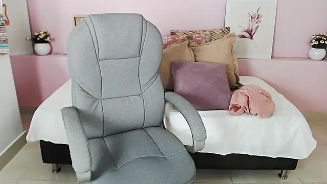 liseth fox online show from January 2025 07:18:01 PM