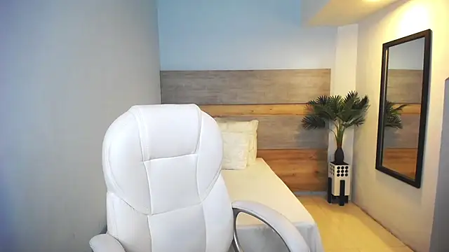 liseth fox online show from February 2025 07:21:01 PM