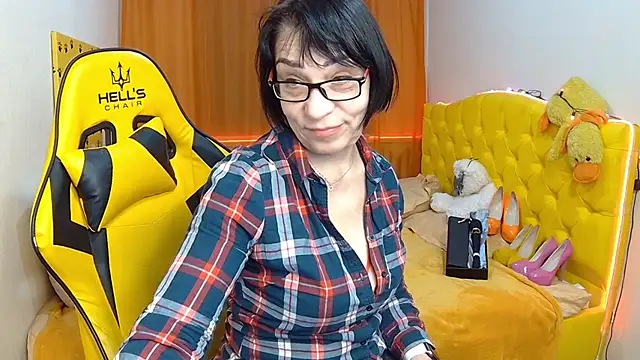 Snapshot of SandraHormas chatting on January 2025 07:50:01 AM SandraHormas online show from January 2025 07:50:01 AM