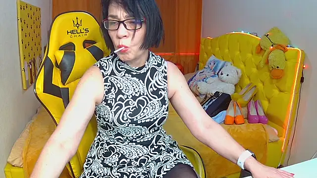 Snapshot of SandraHormas chatting on February 2025 05:10:02 PM SandraHormas online show from February 2025 05:10:02 PM