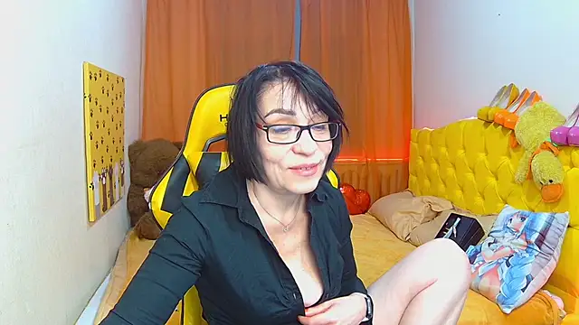 Snapshot of SandraHormas chatting on February 2025 04:57:01 PM SandraHormas online show from February 2025 04:57:01 PM