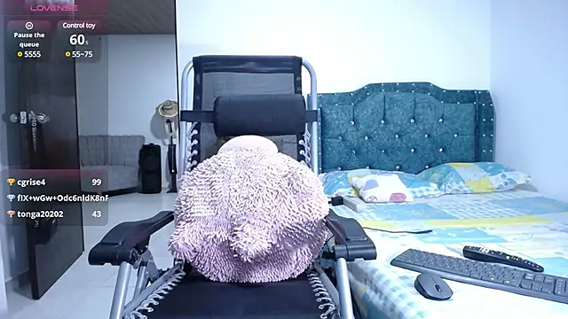 sofiamature01 online show from January 2025 05:42:01 AM