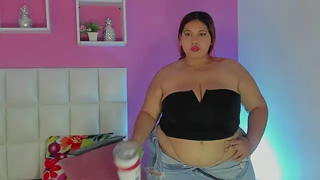 Snapshot of Alanna_hot3 chatting on June 2026 07:41:02 PM Alanna hot3 online show from June 2026 07:41:02 PM