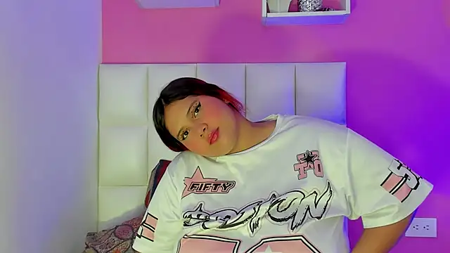 Snapshot of Alanna_hot3 chatting on July 2026 05:52:01 PM Alanna hot3 online show from July 2026 05:52:01 PM