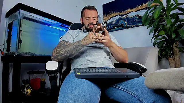 Snapshot of Johnnygrayson1 chatting on July 2026 02:15:02 AM Johnnygrayson1 online show from July 2026 02:15:02 AM