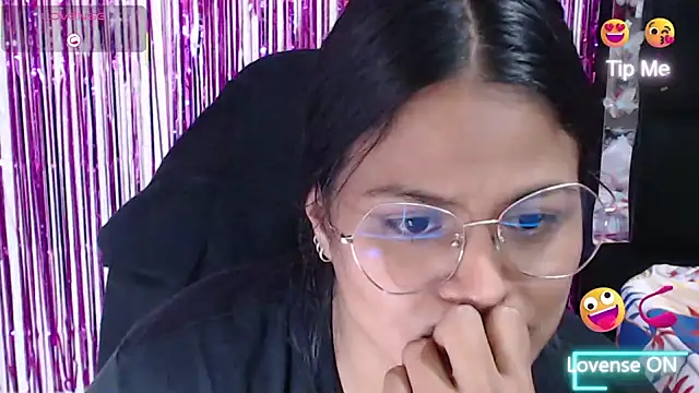 SweetAlmaa online show from February 2026 07:21:02 PM