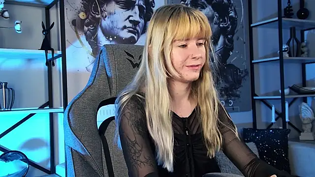 Snapshot of LexiWenford chatting on June 2026 04:20:01 AM LexiWenford online show from June 2026 04:20:01 AM