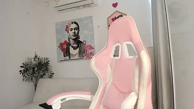 aleja rythm online show from February 2025 07:58:02 PM