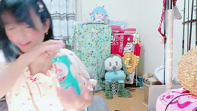 Snapshot of renapiyon8182 chatting on March 2025 07:36:01 PM renapiyon8182 online show from March 2025 07:36:01 PM