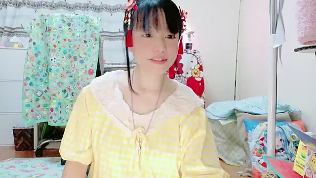 Snapshot of renapiyon8182 chatting on April 2026 08:35:02 PM renapiyon8182 online show from April 2026 08:35:02 PM