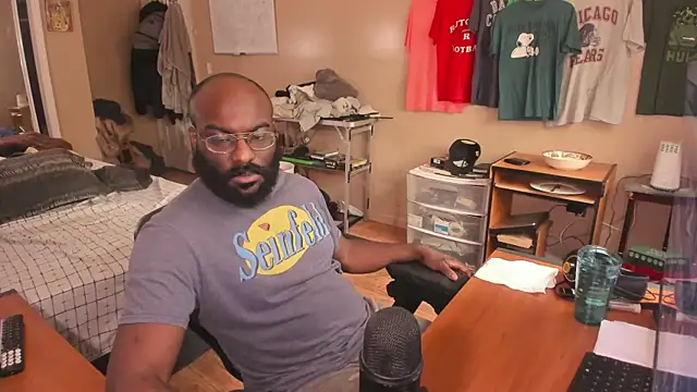 MrChuckDailyXXX online show from October 2025 05:21:02 PM