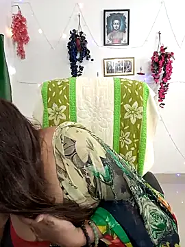 YOUR LOVELY-40 online show from April 2026 07:06:02 PM